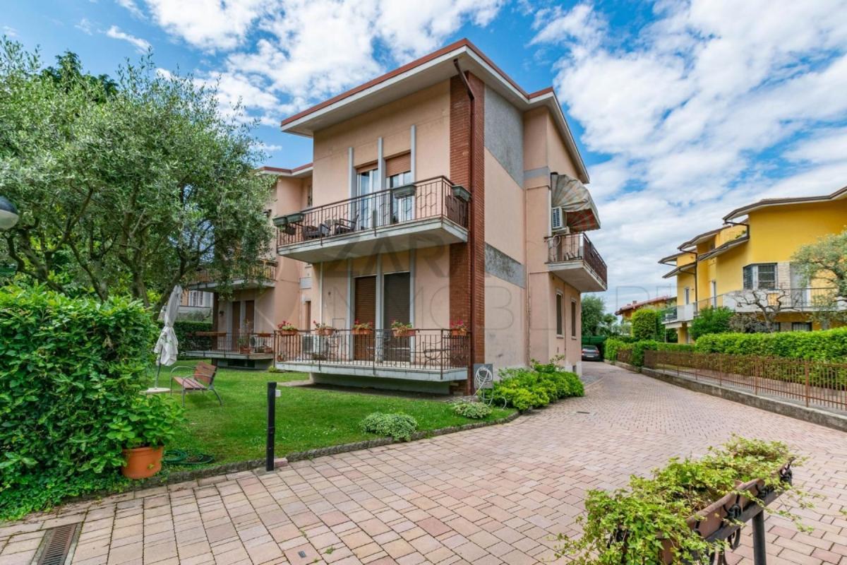 Sirmione, Appartamento Colombare Eksteriør billede